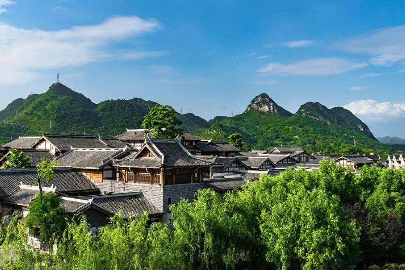 QUÝ DƯƠNG - THANH NHAM CỔ TRẤN - TIỂU THẤT KHỔNG - TRẤN VIỄN CỔ THÀNH - THIÊN HỘ MIÊU TRẠI  (BAY CHARTER GY) 5N4D